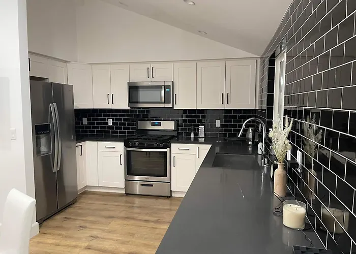 Gated Private House With Own Parking Sherman Oaks