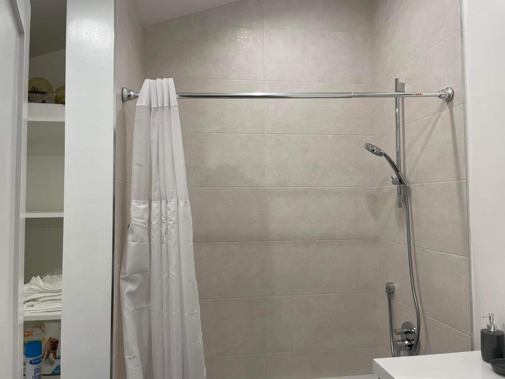 Gated Private House With Own Parking Sherman Oaks Holiday home Los Angeles
